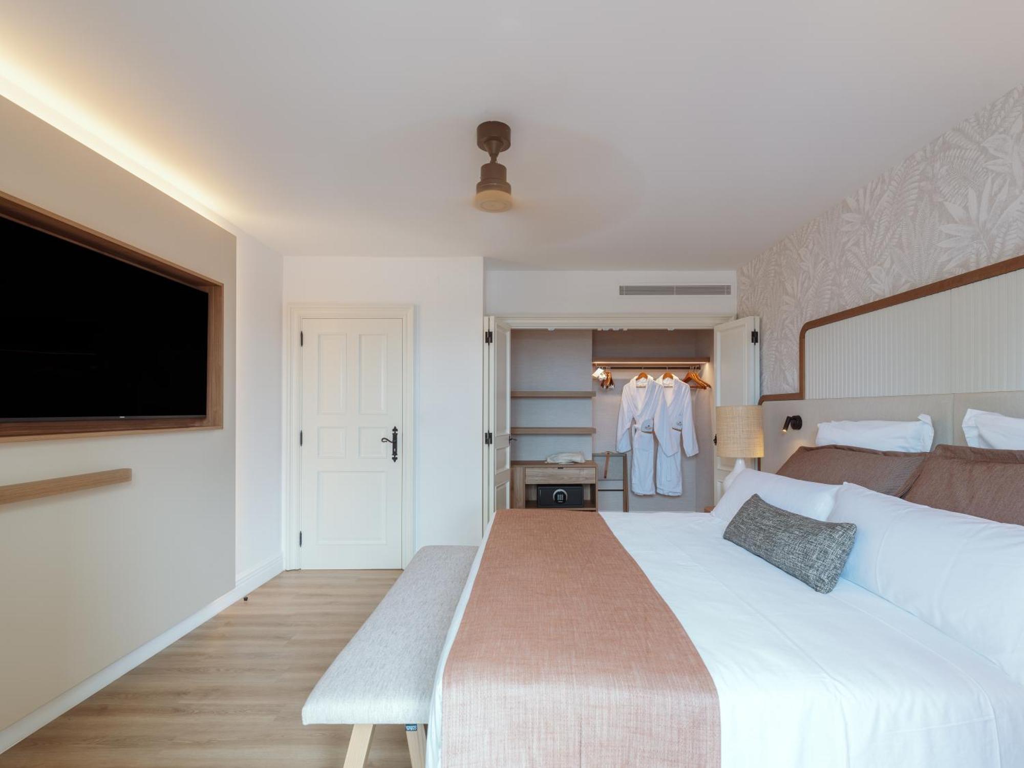 Dreams Madeira Resort Spa & Marina Canical  Exterior photo