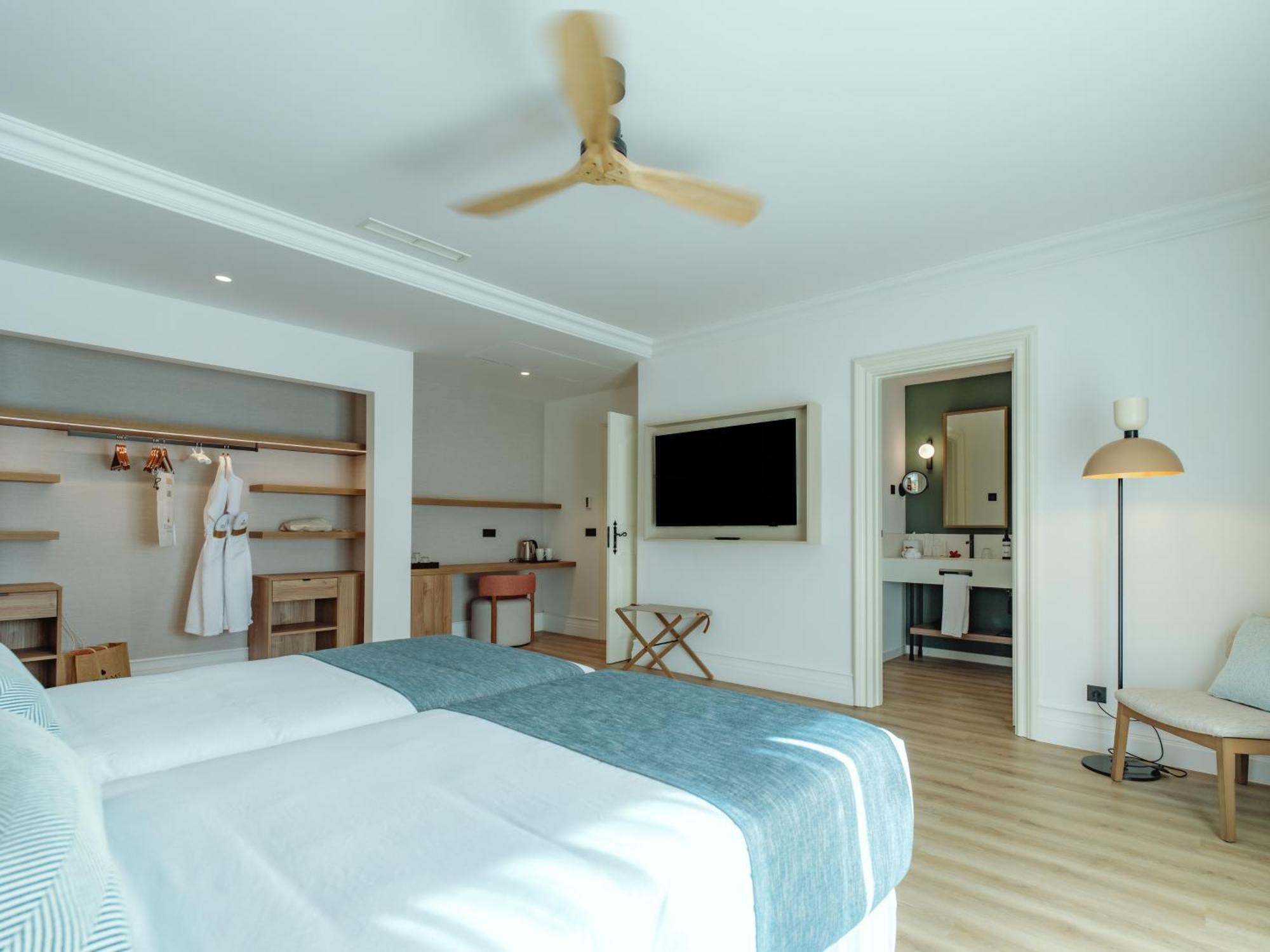 Dreams Madeira Resort Spa & Marina Canical  Exterior photo
